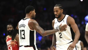 Kawhi Leonard (z prawej) i Paul George