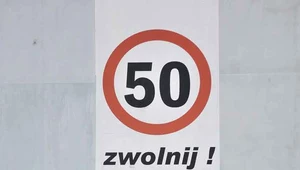 Wraca pomysł 50 km/h w terenie zabudowanym przez całą dobę! Kolejny martwy przepis? 