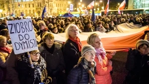 400 osób wzięło udział "Łańcuchu Światła" – proteście ws. reformy sądownictwa