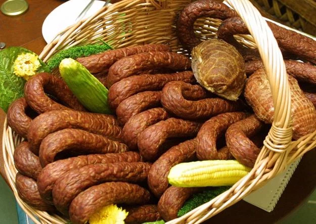 Padłe zwierzęta wykorzystywano do produkcji wędlin jako pełnowartościowy towar. Fot. J. PASZKOWSKI