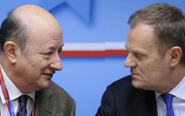 Jacek Rostowski, minister finansów i Donald Tusk, premier rządu RP, chcą ograniczenia roli OFE Jacek Rostowski, minister finansów i Donald Tusk, premier rządu RP, chcą ograniczenia roli OFE