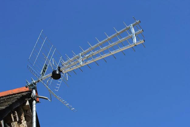 Spadek oglądalności telewizyjnych gigantów przyspieszyła zakończona w lipcu cyfryzacja telewizji