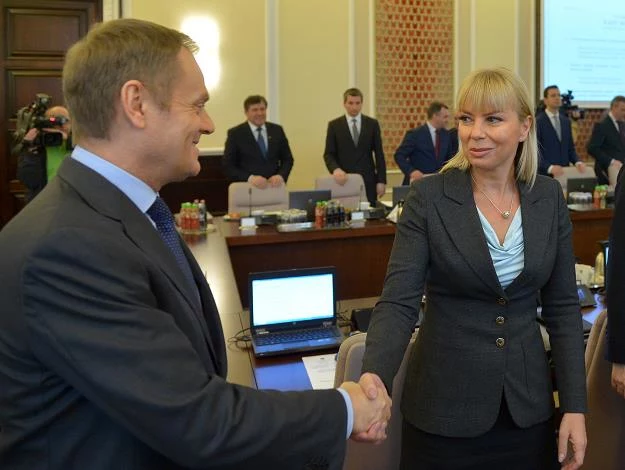 Premier Donald Tusk (L) i wicepremier, minister infrastruktury i rozwoju Elżbieta Bieńkowska (P)