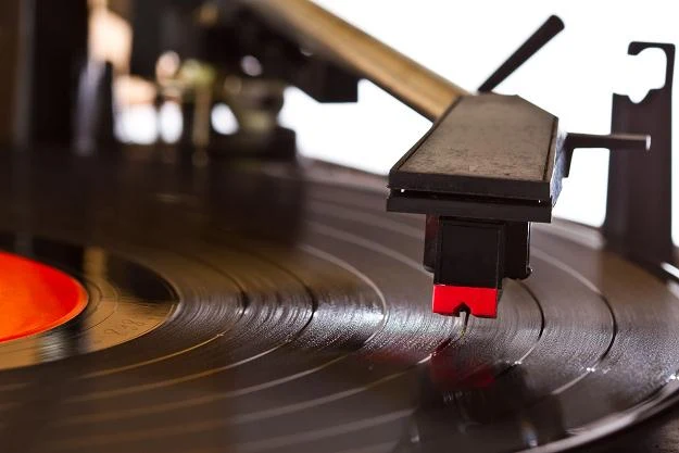 Niektórzy na sprzęt do odtwarzania muzyki wydają majątek Niektórzy na sprzęt do odtwarzania muzyki wydają majątek