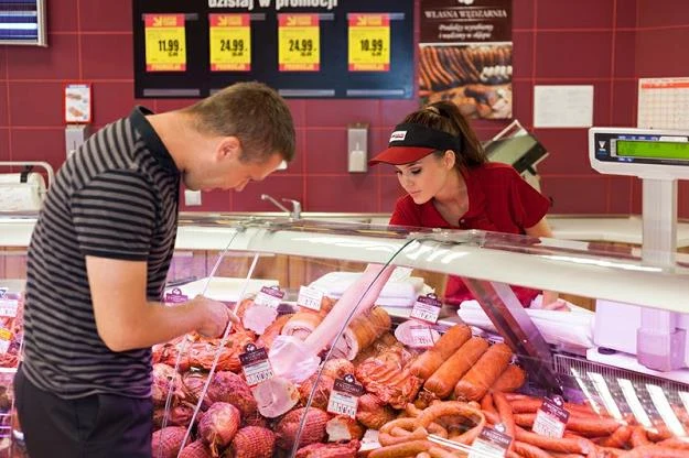Intermarché otworzy pierwszy supermarket w Krakowie (nz. dział wędliniarski)