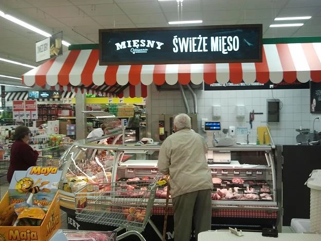 Stoisko mięsne z obsługą to nie jedyna nowość testowana w sieci sklepów Biedronka