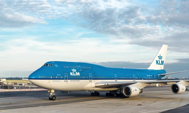 Samolot KLM na lotnisku JFK w Nowym Jorku Samolot KLM na lotnisku JFK w Nowym Jorku