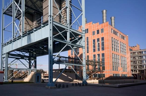 Zabytkowa elektrociepłownia w centrum Łodzi