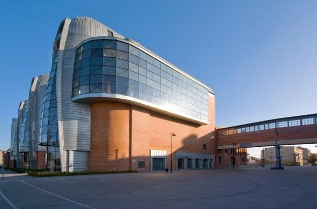 Zabytkowa elektrociepłownia w centrum Łodzi