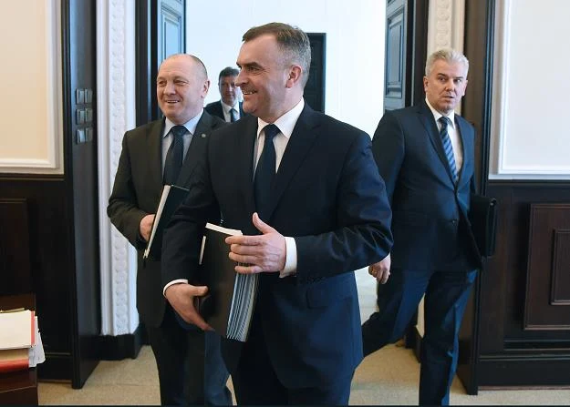 Na przedzie minister skarbu państwa Włodzimierz Karpiński Na przedzie minister skarbu państwa Włodzimierz Karpiński
