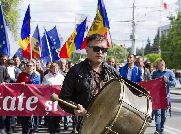 W zorganizowanej przez Platformę Obywatelską antyrządowej demonstracji wzięło udział 50 tys. osób