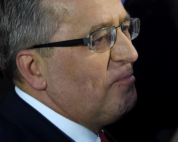 Prezydent Bronisław Komorowski z kretesem przegrał z  kandydaytem PiS-u