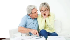 Emeryci zadłużają się na potęgę - do oddania 2 miliardy zł