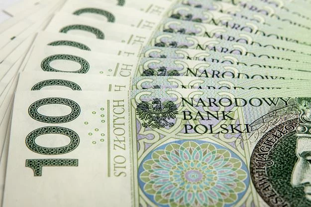 Zarabiamy średnio już ponad 4500 złotych