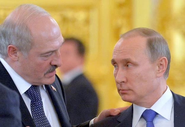 Władimir Putin (P) i Aleksander Łukaszenka, prezydent Białorusi