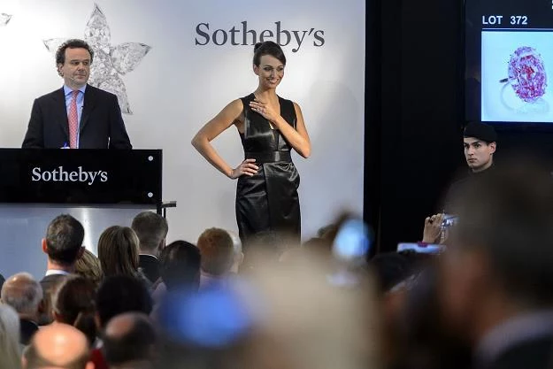 60-karatowy diament Pink Star osiągnął cenę 83,2 miliona dolarów
