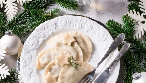 ​Co, jeśli nie z kapustą i grzybami? Te wigilijne pierogi rozpieszczą twoje podniebienie