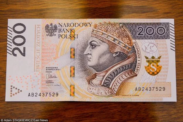 Obecnie najwyższym nominałem w naszych portfelach jest banknot 200 zł /fot. Adam Staskiewicz