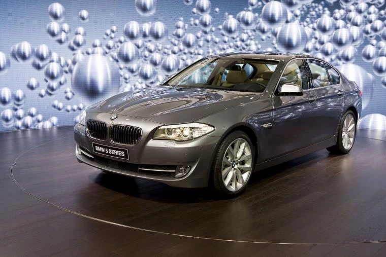 Miejsce 8. ex aequo BMW 5 (na zdj.) i Audi A4