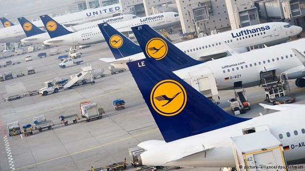 Lufthansa reaguje na rosnącą konkurencję w branży. I wprowadza rozwiązania znane z tanich linii