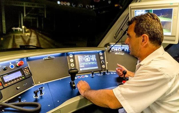 Jadąc z prędkością 226 km/h, liczący 35 km odcinek pokonał w ok. 9 minut, fot. Andrzej Grygiel