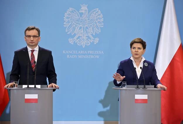 Premier Beata Szydło (P) i minister sprawiedliwości prokurator generalny Zbigniew Ziobro (L)