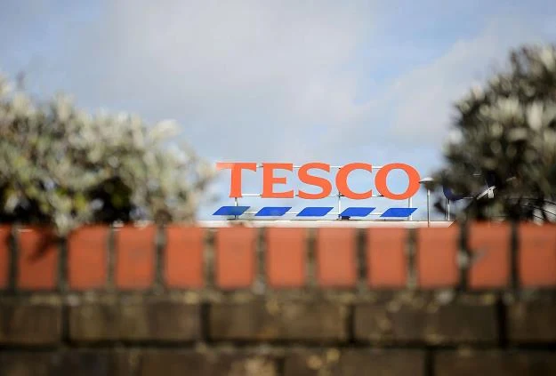 Tesco sprzeda sklepy w Polsce, Czechach, na Węgrzech i Słowacji oraz grupy w W. Brytanii Tesco sprzeda sklepy w Polsce, Czechach, na Węgrzech i Słowacji oraz grupy w W. Brytanii