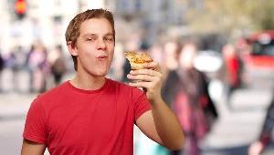 Wyższy VAT na jedzenie w fast foodach. Tak zdecydował minister finansów