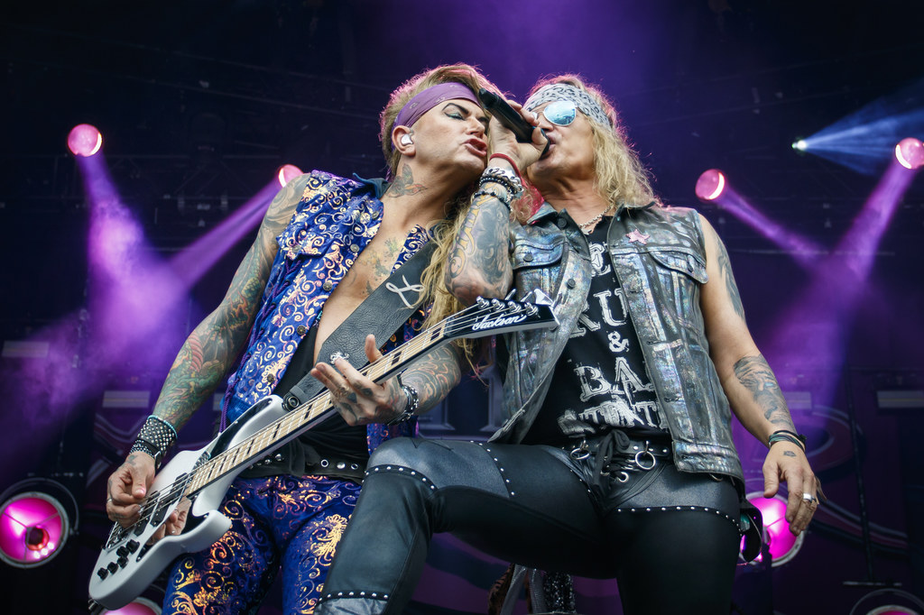 Steel Panther wyróżnia się humorystycznymi tekstami i oryginalnym wizerunkiem