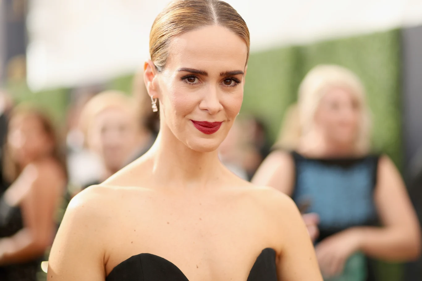 Już niebawem będzie ją można oglądać w thrillerze "Run", którego premiera zaplanowana została na styczeń 2020. Pojawi się też w kolejnym obrazie z serii "American Crime Story", tym razem o podtytule "Impeachment". Bedzie on opowiadał o skandalu w Białym Domu związanym z osobą Moniki Lewinsky.