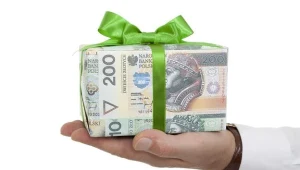 Przelew dużej kwoty na konto członka rodziny to nic innego jak wręczenie darowizny