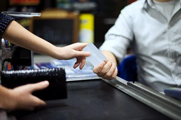 Główny Inspektor Pracy zapowiada wzmożone kontrole placówek handlowych w 15 sierpnia