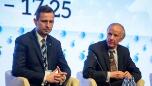 Lider PSL Władysław Kosiniak-Kamysz (L) i były minister finansów Grzegorz Kołodko (P)