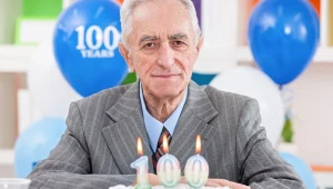 ZUS wypłaca honorowe świadczenie każdemu, kto ukończył 100 lat