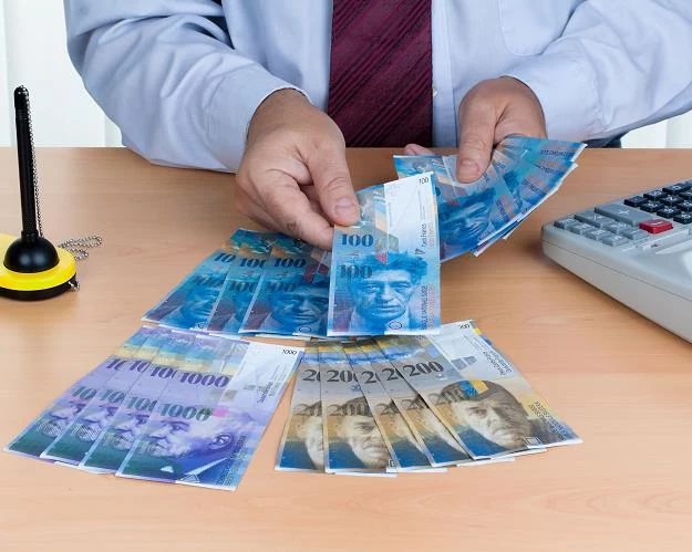 Frank najtańszy od trzech lat. Czy jeszcze spadnie?