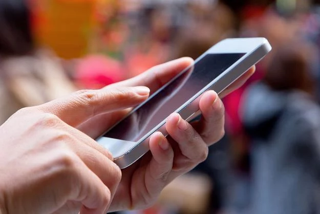 Już nie musisz nosić dowodu osobistego. Twoją tożsamość potwierdzi telefon