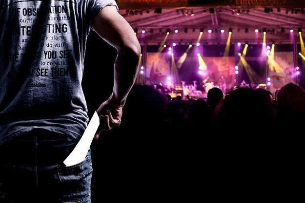  "skimmerzy" z cyfrowymi kartami na bilety