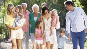 Urodzisz dziecko, wiek emerytalny skróci ci się o dwa lata? Petycja już w Sejmie