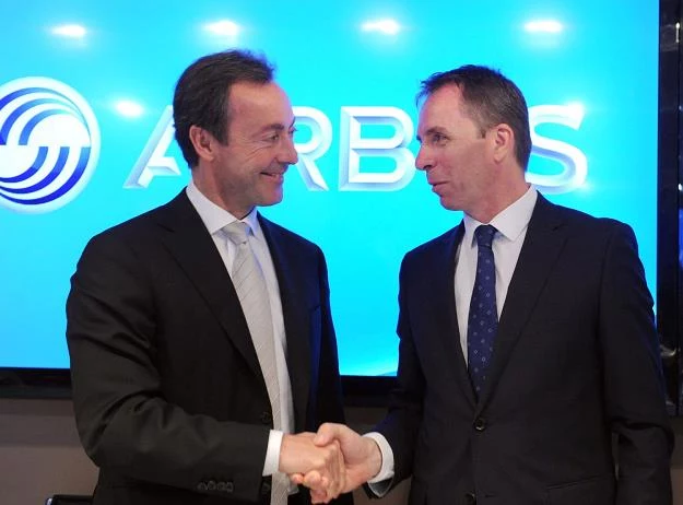 Jozsef Varadi, prezes WizzAira (P) i prezydent Airbusa Fabrice Bregier (L)