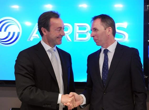 Jozsef Varadi, prezes WizzAira (P) i prezydent Airbusa Fabrice Bregier (L) Jozsef Varadi, prezes WizzAira (P) i prezydent Airbusa Fabrice Bregier (L)