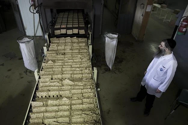 W piekarni Yehuda Matzos w Jerozolimie W piekarni Yehuda Matzos w Jerozolimie