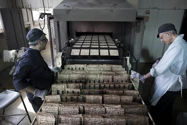 W piekarni Yehuda Matzos w Jerozolimie W piekarni Yehuda Matzos w Jerozolimie