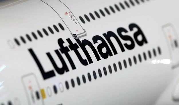Lufthansa odwołała we wtorek 40 rejsów z i do Polski /fot. Daniel Roland