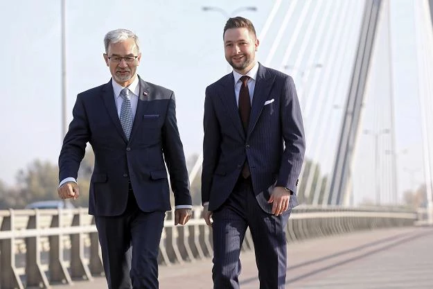 Minister inwestycji i rozwoju Jerzy Kwieciński (L) w kampanii wyborczej Patryka Jakiego