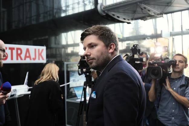 Rzecznik prasowy LOT Adrian Kubicki
