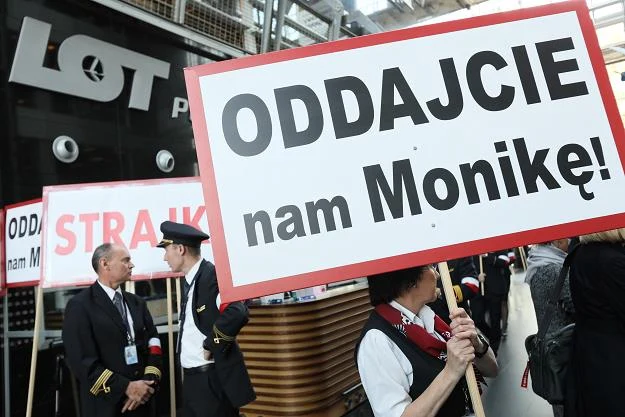 Strajk w siedzibie LOT w Warszawie