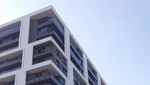 W Krakowie lubią negocjować... Nowy blok przy ul. Mogilskiej. Fot. Krzysztof Mrówka