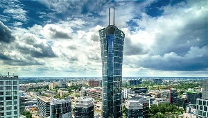 Warsaw Spire i plac Europejski
