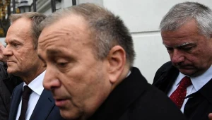 przewodniczący PO Grzegorz Schetyna (C)