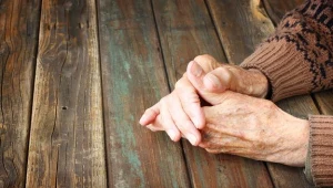 Polscy emeryci są coraz bardziej zadłużeni